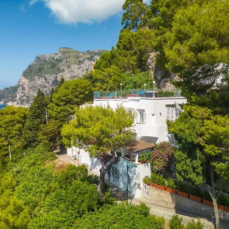 Villa Faraglionensis Monaconehouse *
