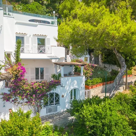 Villa Faraglionensis Monaconehouse