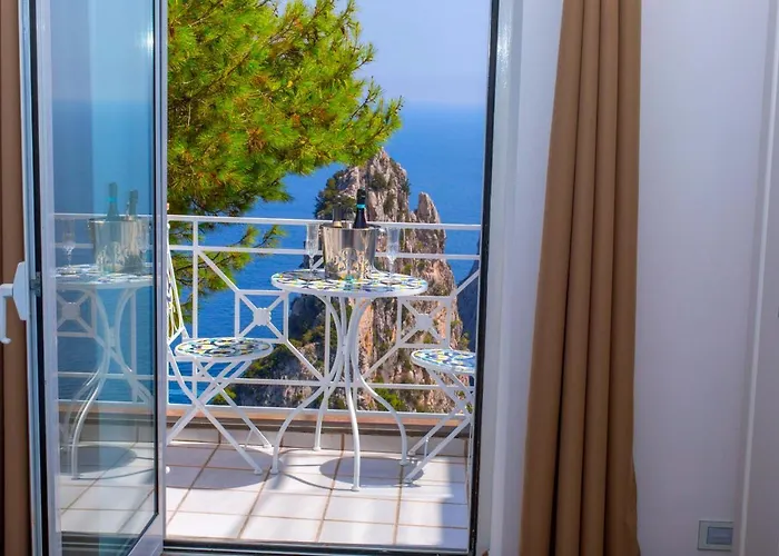 Villa Faraglionensis Monaconehouse